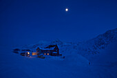 Berghütte Schöne Aussicht im Vollmond bei Nacht, Kurzras, Schnalstal, Südtirol, Alto Adige, Italien