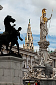 Pallas Athene Brunnen vor dem Parlament, Wien, Österreich