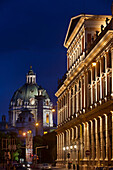 Blick auf die Karlskirche von der Canovagasse aus, Karlsplatz, Wien, Österreich