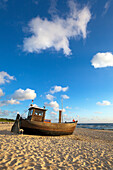 Fischkutter am Strand, Ahlbeck, Insel Usedom, Ostsee, Mecklenburg-Vorpommern, Deutschland