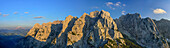 Panoramic view from Stripsenkopf to mountain scenery with Loferer Steinberge and Wilder Kaiser, Zahmer Kaiser, Kaiser mountain range, Tyrol, Austria