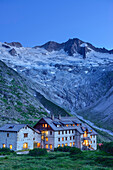 Hut Berliner Huette with Grosser Moeseler in background, Zillertal Alps, valley Zillertal, Tyrol, Austria