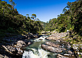 Regenwald und Namorona Fluss, Ranomafana Nationalpark, Madagaskar, Afrika