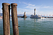 Hafeneinfahrt mit Leuchtturm in Lindau, Bodensee, Bayern, Schwaben, Deutschland, Europa