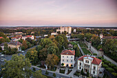 Blick über Stadt vom Panorama Hotel bei Sonnenuntergang, Schweinfurt, Franken, Bayern, Deutschland