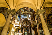 Innenansicht der Basilika, Isola San Giulio, Piemont, Italien