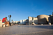 Uferpromenade von Otranto an der Adria, Provinz Lecce, Region Apulien, Halbinsel Salento, Italien, Europa