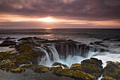 Thor´s Well at Sunset, Cooks Chasm, Cape Perpetua, Oregon, USA