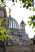 Kuppeln der Hochschule für Bildende Künste und Frauenkirche, Dresden, Sachsen, Deutschland