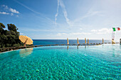 Swimmingpool eines Hotels, Monterosso al Mare, Cinque Terre, La Spezia, Ligurien, Italien