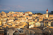 Blick über Altstadt von Neue Festung, Kerkyra, Stadt Korfu, Korfu, Ionische Inseln, Griechenland, Europa