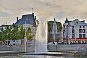Fountain and Avenue de la Victoire and Monument de Verdun, Verdun, Dept. Meuse, Region Lothringen, France, Europe