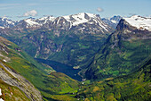 Blick vom Dalsnibba zum Geirangerfjord, Provinz Möre og Romsdal, Vestlandet, Norwegen, Europa