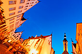 Viru Gasse in der historischen Altstadt läuft auf das Rathaus zu, Tallinn, Estland, Baltikum