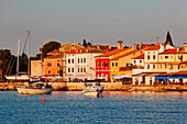 Boote im Hafen, Novigrad, Istrien, Kroatien