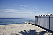 Umkleidehäuschen am Strand, Finale Ligure, Provinz Savona, Ligurien, Italien