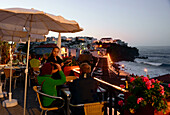 Gäste im Restaurant Las Aguas, San Juan, Teneriffa, Kanarische Inseln, Spanien
