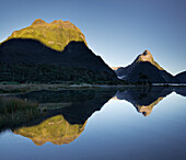 Milford Sound mit Spiegelung, Fiordland Nationalpark, Southland, Südinsel, Neuseeland