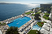 Blick über Hotelanlage am Bosporus, Hotel Ciragan Palace Kempinski, Istanbul, Türkei