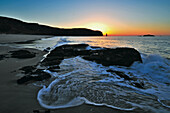 Küstenlandschaft im Sonnenuntergang, Sandwood Bay, Highlands, Schottland, Großbritannien