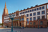 Neues Rathaus und Marktkirche am Marktplatz in Wiesbaden, Mittelrhein, Hessen, Deutschland, Europa