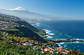 View from El Sauzal to Teide, 3718m, with snow, the island´s landmark, highest point in Spain, volcanic mountain, coastline, Atlantic ocean, Tenerife, Canary Islands, Spain, Europe
