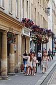 Shopping in der New Bond Street, Bath, Somerset, England, Grossbritannien