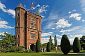 Sissinghurst Castle Garden mit Turm, Royal Tunbridge Wells, Kent, England, Grossbritannien
