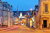 Broad Street and view of Bath Abbey, Bath, Somerset, England, Great Britain