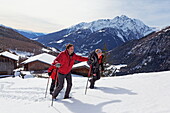 Schneeschuhwandern bei Heiligenblut, Nationalpark Hohe Tauern, Kärnten, Österreich, Europa