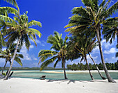 Cook Islands, Aitutaki, Moto Akitua at Aitutaki Lagoon.