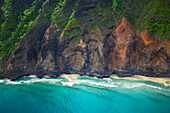 'View of the coastline of an hawaiian island; Hawaii, United States of America'
