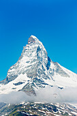 Paraglider flying near the Matterhorn, 4478m, Zermatt, Valais, Swiss Alps, Switzerland, Europe