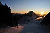 Sonnenaufgang am Bivouc de la Fourche, Dent du Geant im Hintergrund, Mont Blanc-Gruppe, Frankreich