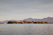 View over Chiemsee to Fraueninsel, near Gstadt, Chiemsee, Chiemgau region, Bavaria, Germany