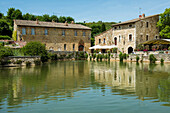 Thermalbad Bagno Vignoni, bei San Quirico d'Orcia, Val d'Orcia, Provinz Siena, Toskana, Italien, UNESCO Welterbe