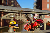 Love locks on a bridge, Kehrwiederspitze, Warehouse district, Speicherstadt, Hamburg, Germany
