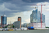 Kehrwiederspitze mit Hanseatic Trade Center und Elbphilharmonie, Hafencity, Hamburg, Deutschland