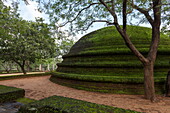 A dome shaped structure in the Kiri Vihara Buddhist temple ruins, Polonnaruwa, UNESCO World Heritage Site, Sri Lanka, Asia
