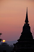 Wat Mahatat, Sukhothai Historical Park, UNESCO World Heritage Site, Sukhothai, Thailand, Southeast Asia, Asia