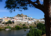 Blick auf Mértola, Alentejo, Portugal
