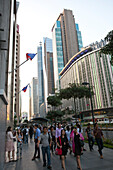 Ayala Avenue in Makati City, Finanz- und Geschaeftszentrum in der Hauptstadtregion Metro Manila, Phillipinen, Asien