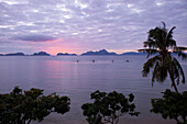 Sonnenuntergang im Bacuit-Archipel vor El Nido, Insel Palawan im Südchinesischen Meer, Philippinen, Asien