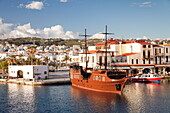 Old Venetian harbour, Rethymno (Rethymnon), Crete, Greek Islands, Greece, Europe