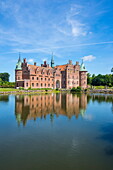 Pond in front of Castle Egeskov, Denmark, Scandinavia, Europe