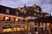 Hotel und Restaurant in Beynac-et-Cazenac im Tal der Dordogne, Périgord, Dordogne, Aquitaine, West-Frankreich, Frankreich