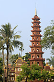 Vietnam, Hanoi, West lake, Tran Quoc pagoda.