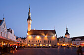 Estonia, Tallin, Tallinn, City, old town, Viru, Street, by night, outdoor, restaurant, city hall, square
