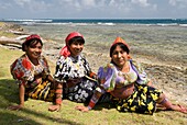 Kuna women, Yandup Island, San Blas Islands also called Kuna Yala Islands, Panama