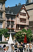 France, Normandie, Rouen, street scene, restaurant, people,
